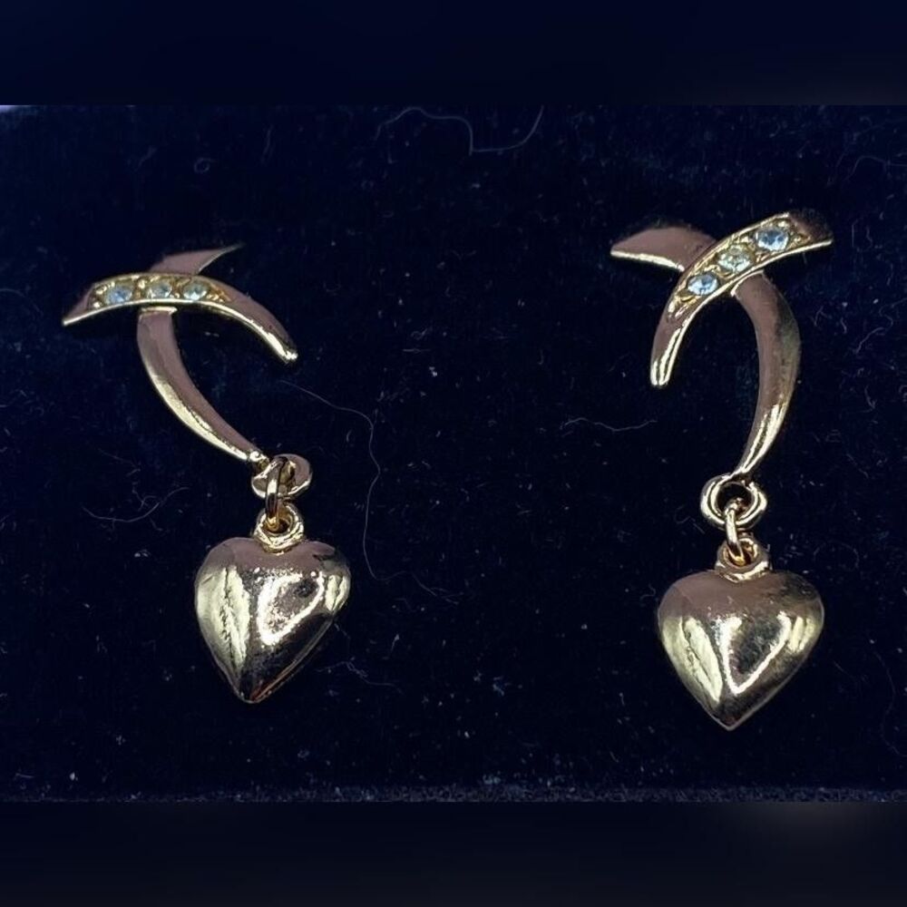 Gold Tone Heart Dangle Earrings Womens Crystal Rhinestone Drop Pierced 1 1/2"